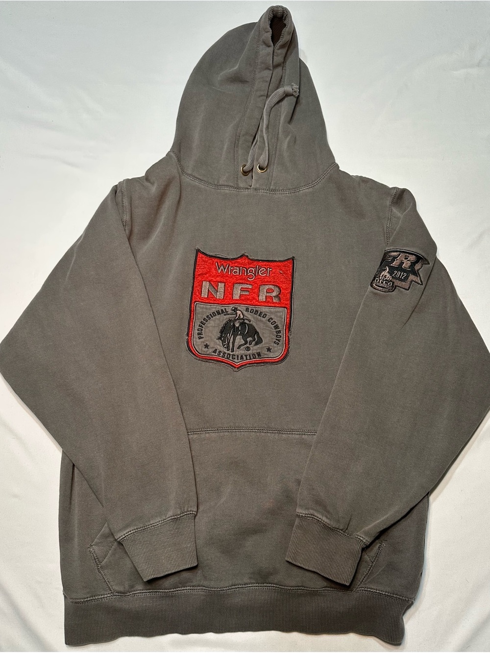 Wrangler NFR ProRodeo 2012 Hoodie Washed Grey PRCA Men's Medium